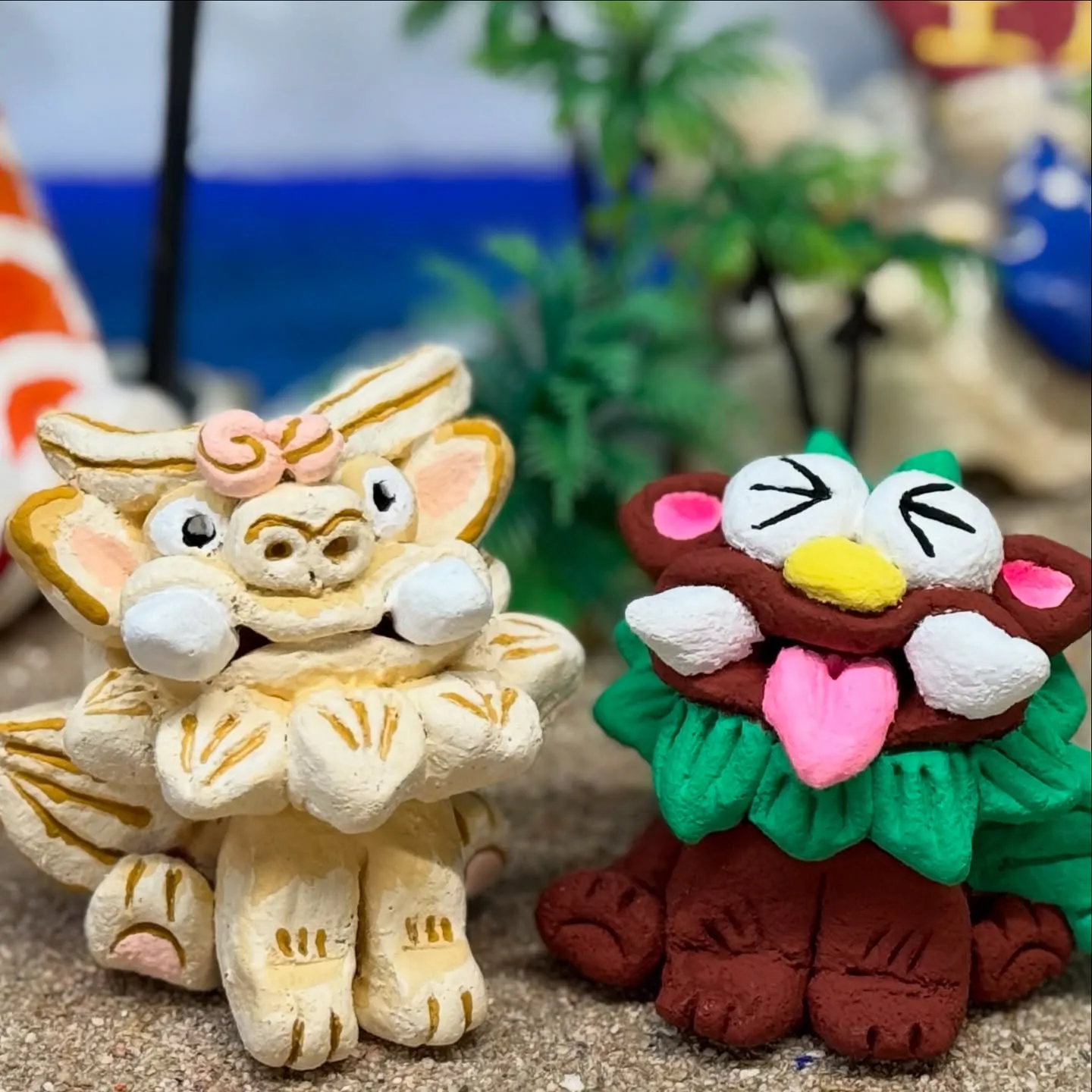 陶器シーサー小サイズには、小物を置けたりできるトレイタイプが...