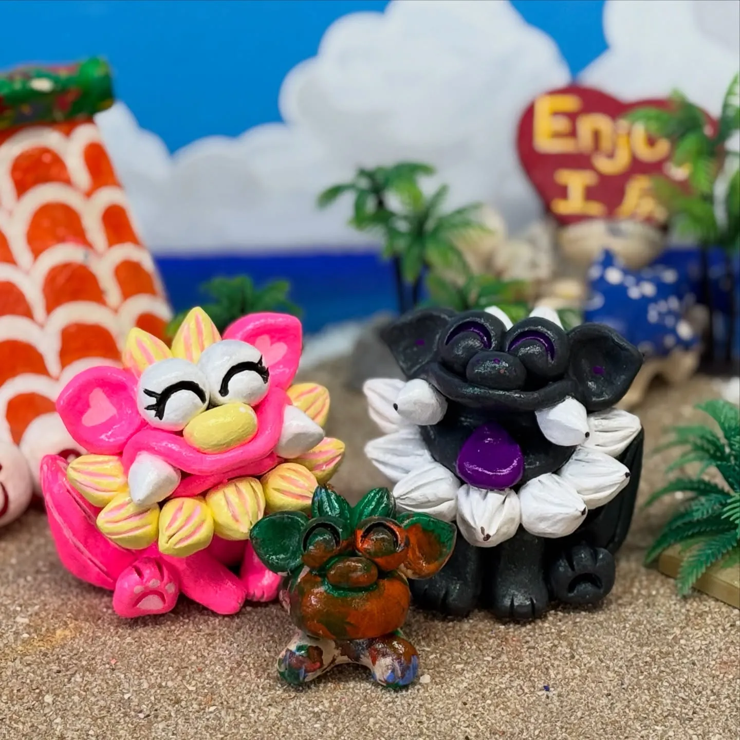 陶器シーサー小サイズには、小物を置けたりできるトレイタイプが...