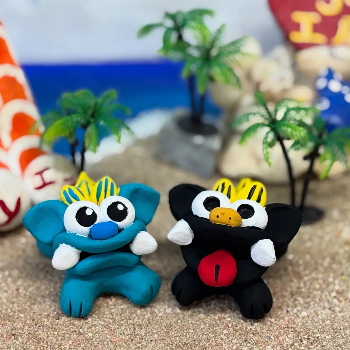 陶器シーサー小サイズには、小物を置けたりできるトレイタイプが...