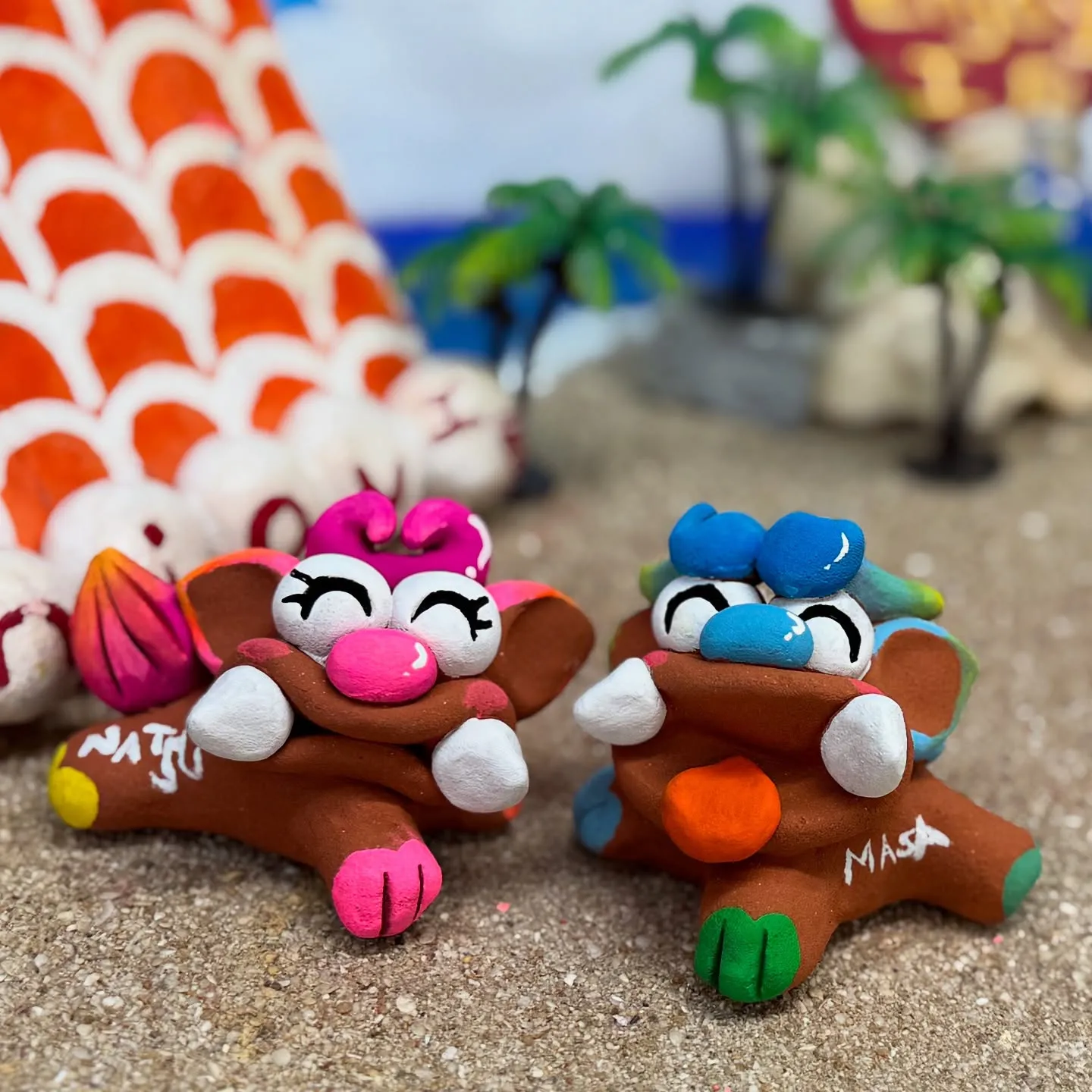 陶器シーサー小サイズには、小物を置けたりできるトレイタイプが...